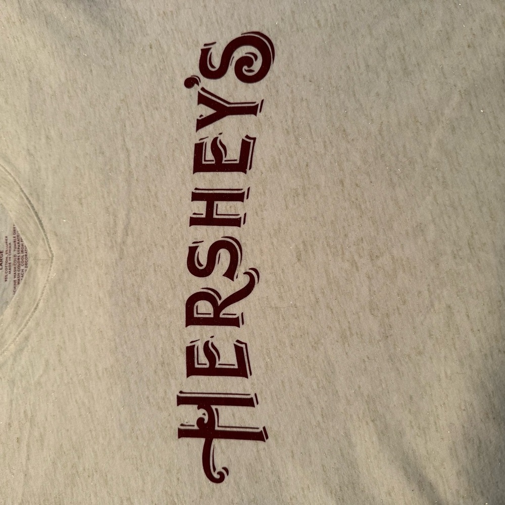 Hershey women’s T-shirt with glitter look
